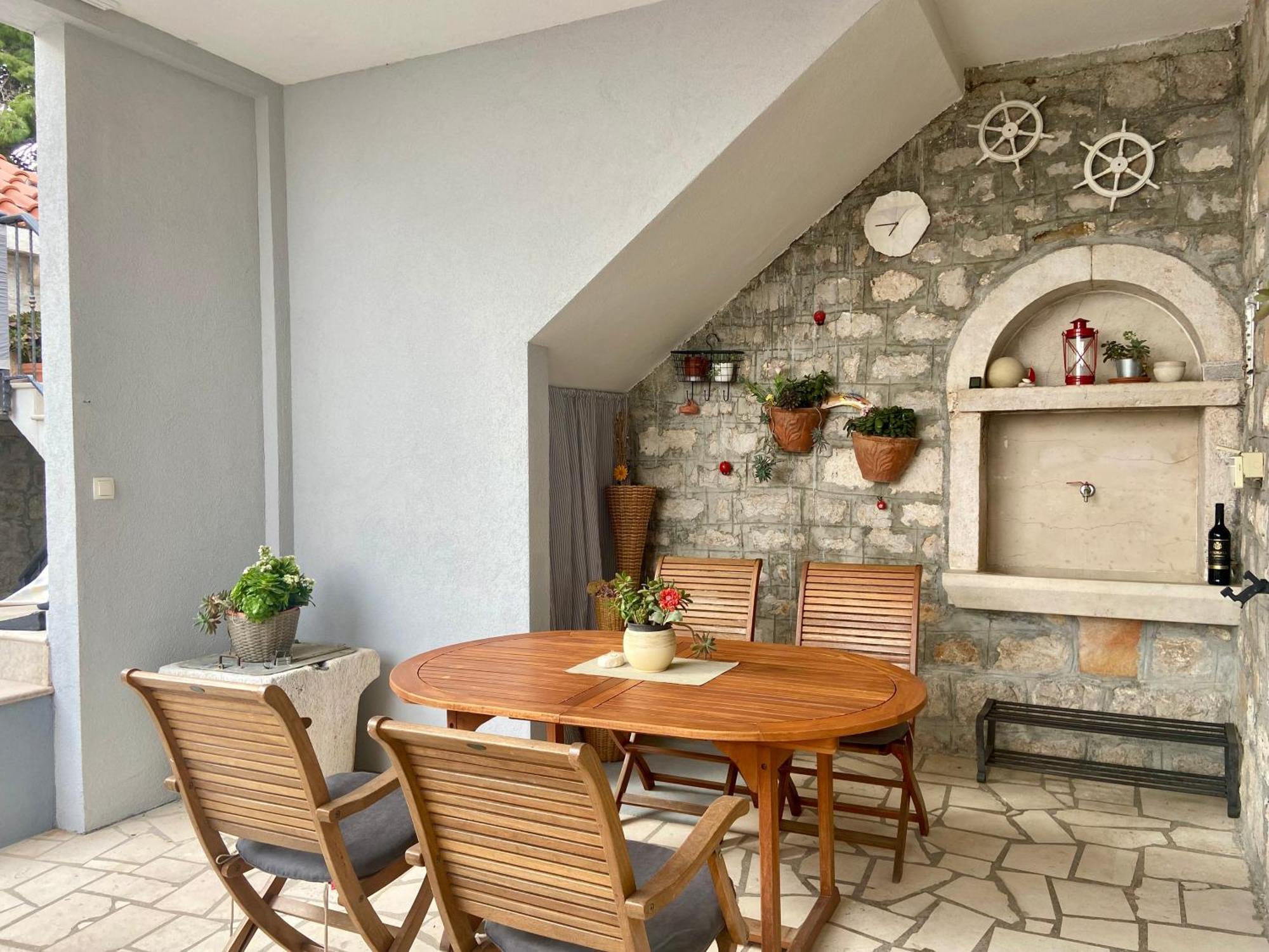 Apartment Simon - Old Stone Charm, Central Bol Life Экстерьер фото