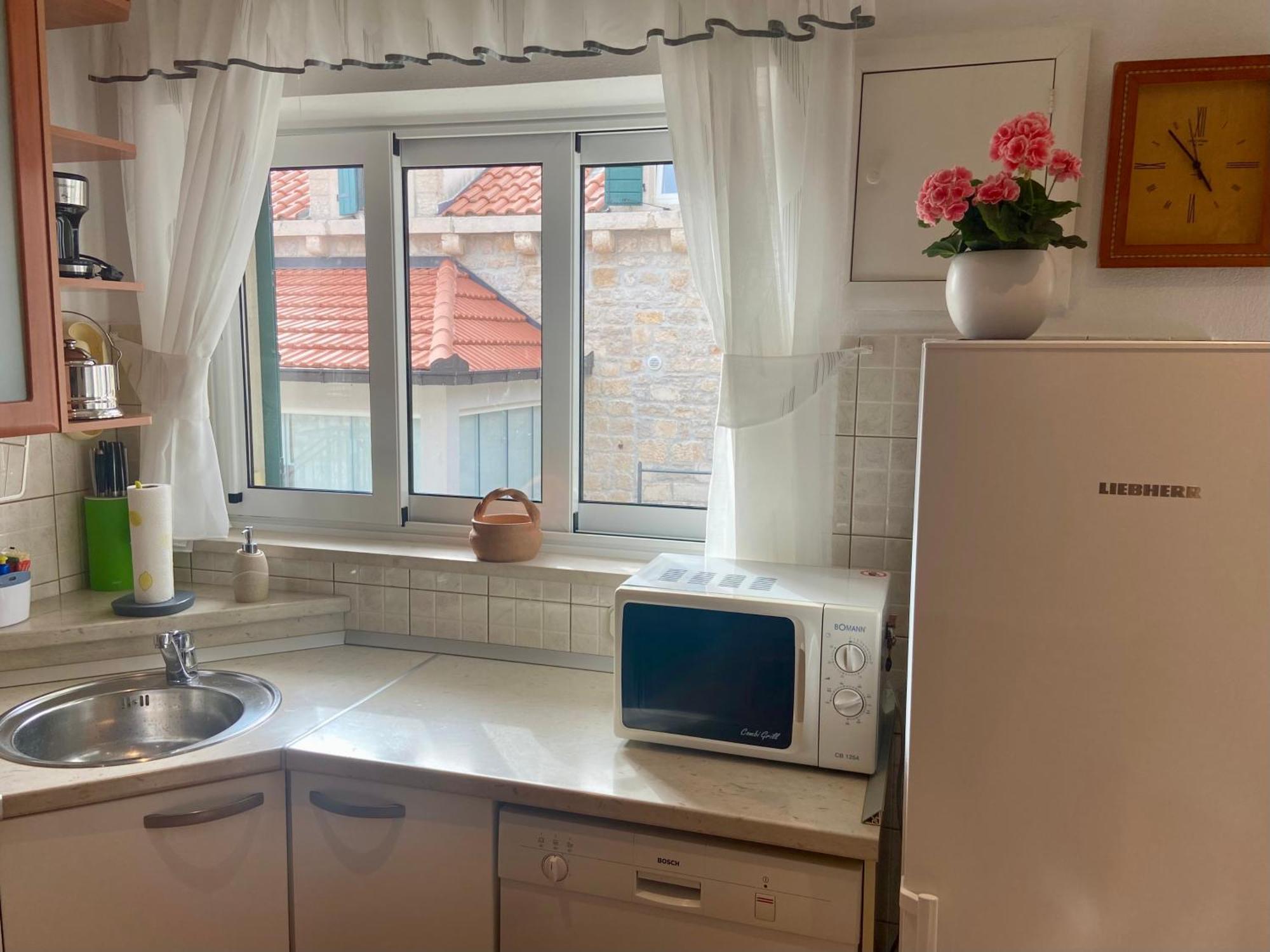 Apartment Simon - Old Stone Charm, Central Bol Life Экстерьер фото